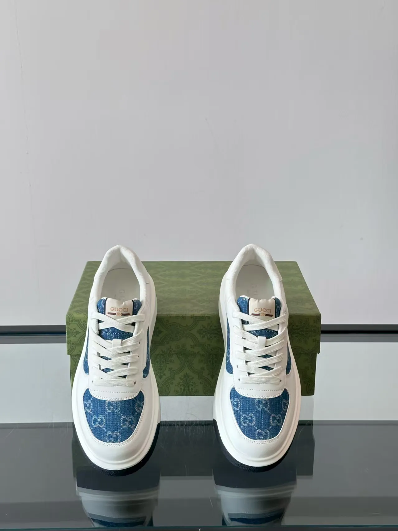 Factory price: 480💰New men's shoes GUCCI [Lightning] latest shoes shipped. Original quality, fashionable, special materials, sheepskin lining, new packaging. The foot feels super comfortable and the workmanship is impeccable. Size: 38-44, customized 45